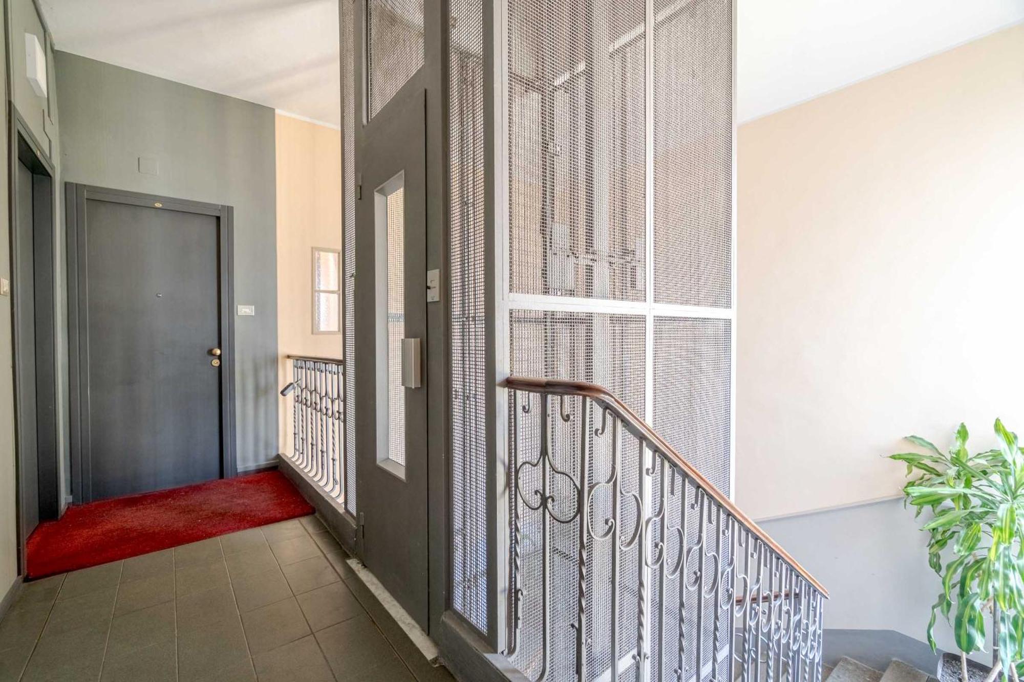 Ferienwohnung Casa Valeggio Attic Apt Few Steps From Porta Nuova Turin Exterior foto